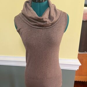Limited Brand XS Sleeveless Women's Cowl neck Sweater